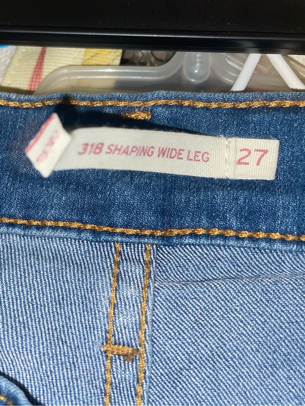 Womens wide leg Levi’s size 27
